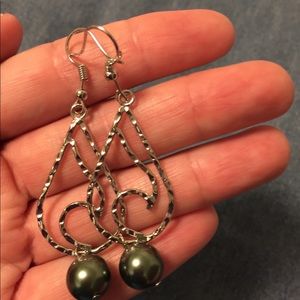 Silver Wire Teardrop Earrings w/ Pearl